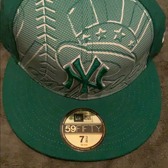 fitted hat storage